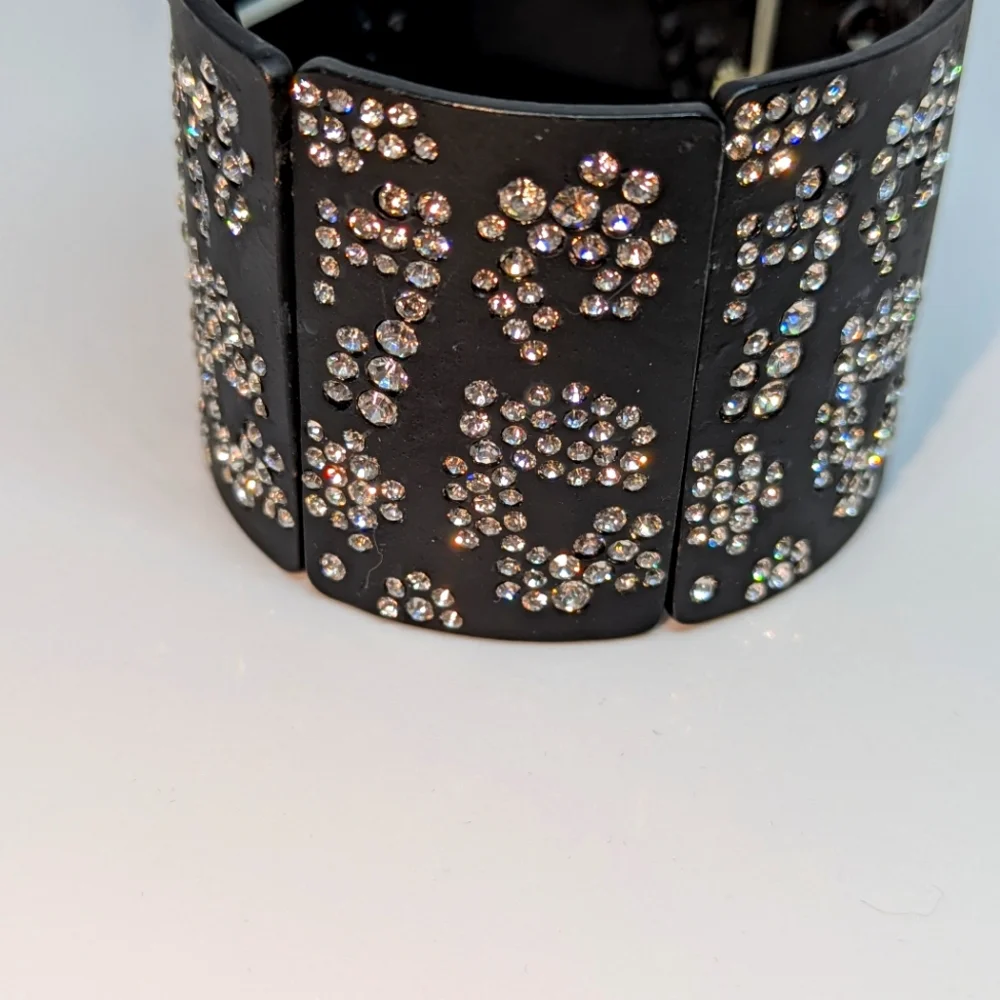 Two Beautiful Bracelets - Picture 5 of 8